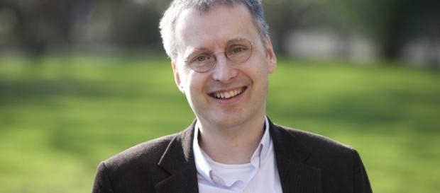 "Precisamos de novas perspectivas sobre o mundo, olhando para quantidades relativamente grandes de dados", diz professor "Precisamos de novas perspectivas sobre o mundo, olhando para quantidades relativamente grandes de dados", diz professor