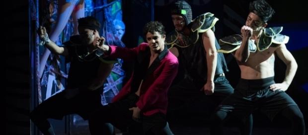 Singular comedia con pinceladas de absurdo y picardia Singular comedia con pinceladas de absurdo y picardia