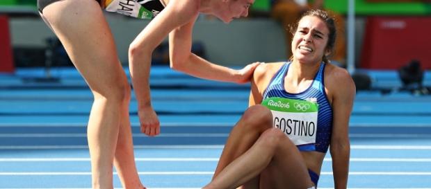 US Runner Abbey D'Agostino Helping Nikki Hamblin After Their ... - eonline.com US Runner Abbey D'Agostino Helping Nikki Hamblin After Their ... - eonline.com