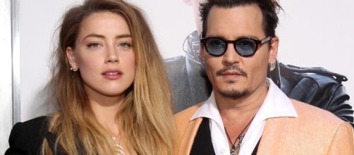 Johnny Depp si amputò un dito per scrivere insulti ad Amber Heard