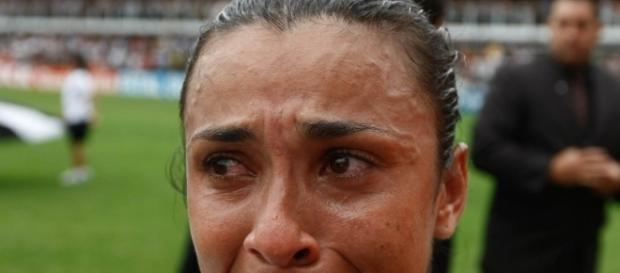 Marta chora após derrota brasileira Marta chora após derrota brasileira