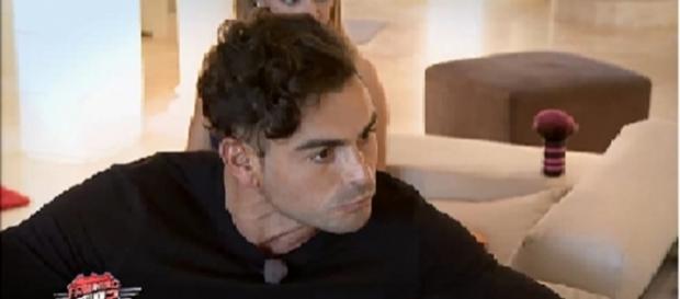 Même en dehors des tournages, le comportement de Ricardo fait jaser Même en dehors des tournages, le comportement de Ricardo fait jaser