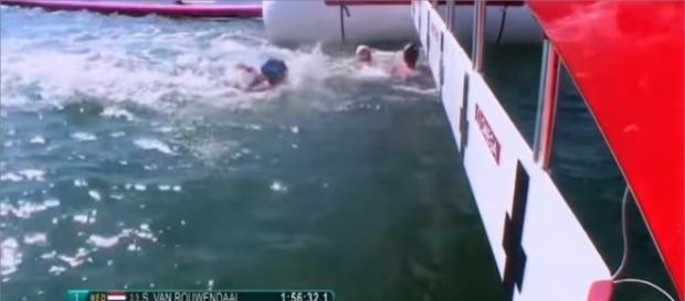 Nadadora francesa prejudica italiana e perde medalha Nadadora francesa prejudica italiana e perde medalha
