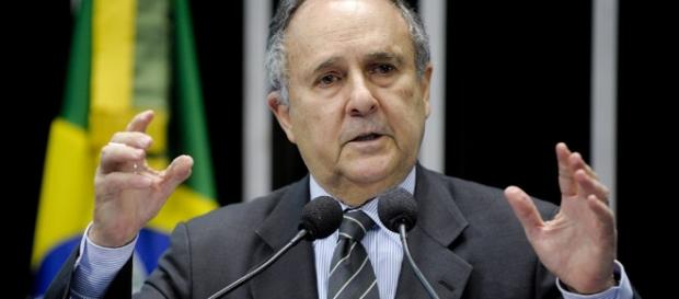 Senador Cristovam Buarque, do partido PPS Senador Cristovam Buarque, do partido PPS