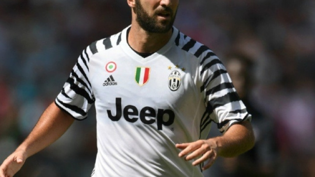 Gonzalo Higuain et son problème de poids - sports.fr
