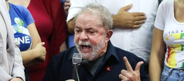 Lula faz declarações falsas à Lava Jato Lula faz declarações falsas à Lava Jato