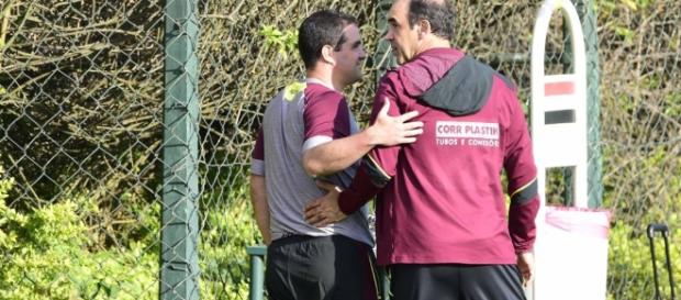 Primeiro treino de Ricardo Gomes no CT tem jogo-treino e gol Primeiro treino de Ricardo Gomes no CT tem jogo-treino e gol
