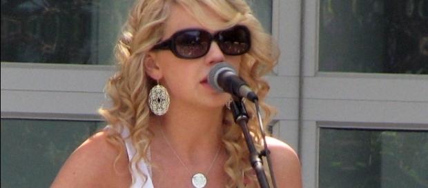 Swift performing at Yahoo! headquarters in Sunnyvale, California in 2007 / Photo via Brian Cantoni, Wikipedia Swift performing at Yahoo! headquarters in Sunnyvale, California in 2007 / Photo via Brian Cantoni, Wikipedia