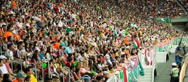 Torcida do Fluminense no Mané Garrincha (Foto: Explosão Tricolor) Torcida do Fluminense no Mané Garrincha (Foto: Explosão Tricolor)