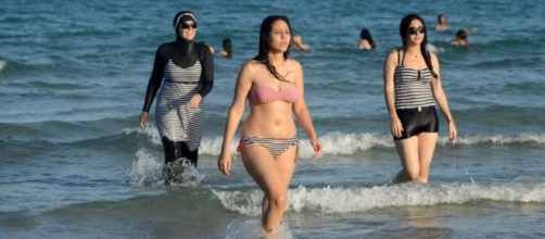Burkini o bikini Quale look offende meno il corpo della donna