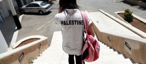Una degli atleti palestinesi che si sono trovati senza attrezzatura