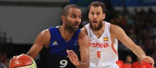 Tony Parker y Sergio Rodríguez en el partido de cuartos de final Tony Parker y Sergio Rodríguez en el partido de cuartos de final