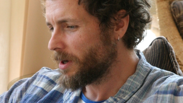 Jovanotti trova portafoglio e lo fa consegnare ai carabinieri