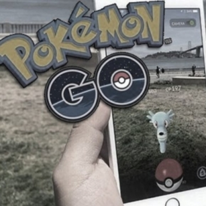 Imagen de un jugador usando Pokemon Go
