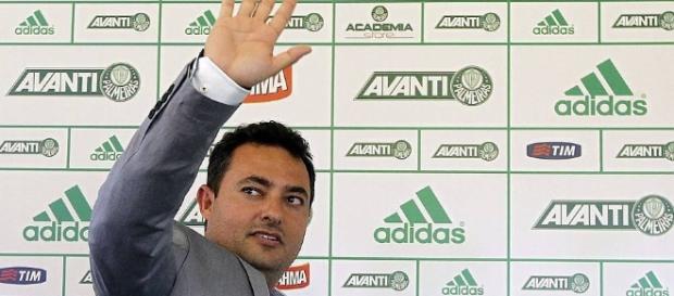 Alexandre Mattos tenta negócio Alexandre Mattos tenta negócio