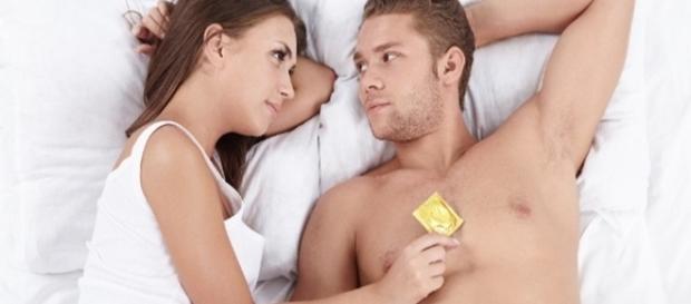 Camisinha é necessária até no sexo oral Camisinha é necessária até no sexo oral