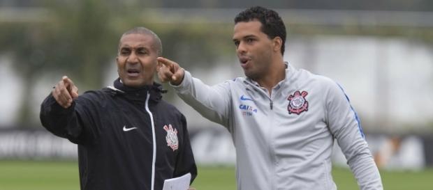 Cristóvão quer novo atacante: diretoria do Timão fica de olho no mercado da bola Cristóvão quer novo atacante: diretoria do Timão fica de olho no mercado da bola
