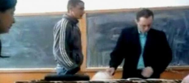 Noul statut al elevilor, bătaie de joc la adresa profesorilor Noul statut al elevilor, bătaie de joc la adresa profesorilor