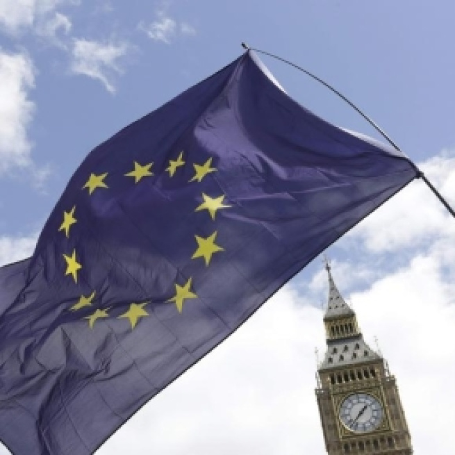 France slams UK tax-cut plan as Hollande plans post-Brexit EU tour ... - rfi.fr