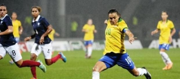 A camisa 10 do Brasil, Marta, é um dos principais nomes da equipe de Vadão, na briga pela medalha de ouro A camisa 10 do Brasil, Marta, é um dos principais nomes da equipe de Vadão, na briga pela medalha de ouro