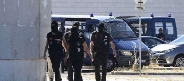Corpo de Intervenção é a linha da frente na reposição da ordem pública. Corpo de Intervenção é a linha da frente na reposição da ordem pública.