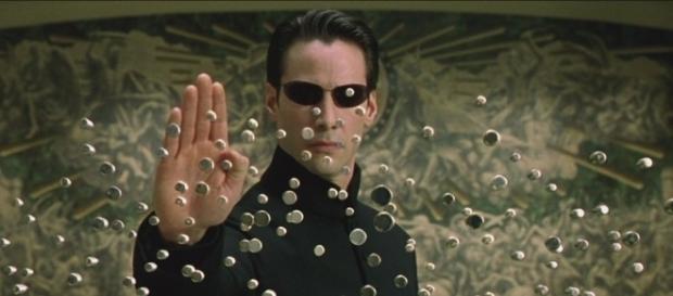 Filmul ”Matrix” se bazează pe ipoteza că realitatea este doar o iluzie Filmul ”Matrix” se bazează pe ipoteza că realitatea este doar o iluzie