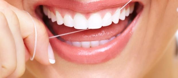 Floss Right, Smile Right - healthable.org Floss Right, Smile Right - healthable.org
