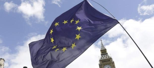 France slams UK tax-cut plan as Hollande plans post-Brexit EU tour ... - rfi.fr France slams UK tax-cut plan as Hollande plans post-Brexit EU tour ... - rfi.fr
