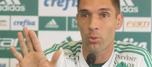 Lesionado na seleção, Fernando Prass deve render lucro ao Palmeiras Lesionado na seleção, Fernando Prass deve render lucro ao Palmeiras