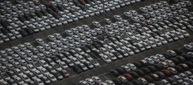 Voli low cost e parcheggio auto, ecco come risparmiare Voli low cost e parcheggio auto, ecco come risparmiare