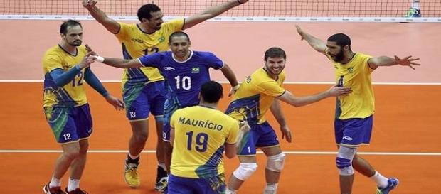 Brasil bate Rússia e está em sua quarta final olímpica consecutiva Brasil bate Rússia e está em sua quarta final olímpica consecutiva
