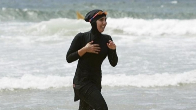 Anche a Nizza niente burkini in spiaggia.
