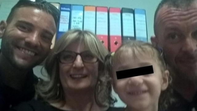 Bimba di tre anni dimenticata in un Autogrill sull'A26