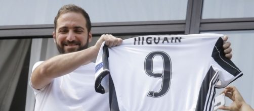 Gonzalo Higuain, arrivato alla Juventus per la straordinaria cifra di 90 milioni di euro.