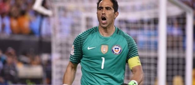 Claudio Bravo con su seleccion Claudio Bravo con su seleccion
