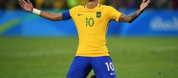 Cuando Neymar Jr marcó el último penalti de la victoria en los Juegos de Rio reventó a llorar en Maracaná Cuando Neymar Jr marcó el último penalti de la victoria en los Juegos de Rio reventó a llorar en Maracaná