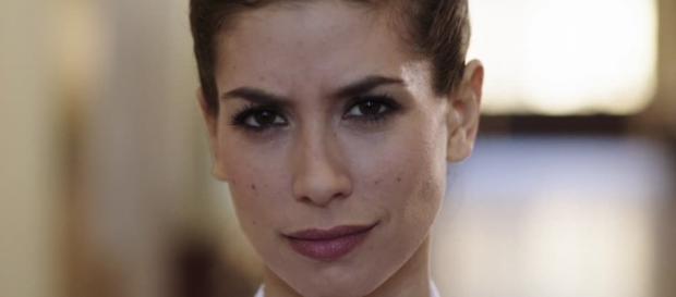 Rosy Abate è stata trovata morta e ora? Un nuovo segreto che la riguarda nell'ottava serie. Rosy Abate è stata trovata morta e ora? Un nuovo segreto che la riguarda nell'ottava serie.