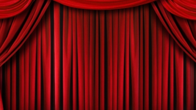 Le quinte di un teatro. Si alzi il sipario.