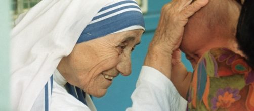 Madre Teresa santa il 4 settembre: Papa Francesco firma il decreto.