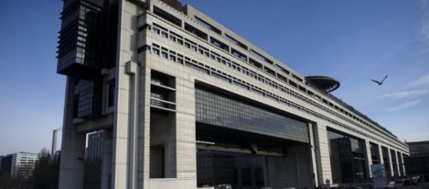 Bercy prêt à baisser les impôts pour les PME Bercy prêt à baisser les impôts pour les PME
