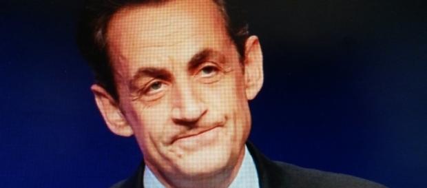 Que Nicolas Sarkozy mette en place une équipe hyper-communicante sur le terrain Que Nicolas Sarkozy mette en place une équipe hyper-communicante sur le terrain