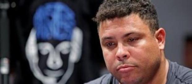 Ronaldo Fenômeno gera nova polêmica no futebol Ronaldo Fenômeno gera nova polêmica no futebol