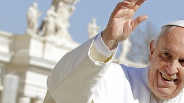 Il Papa in Piazza San Pietro tra i fedeli
