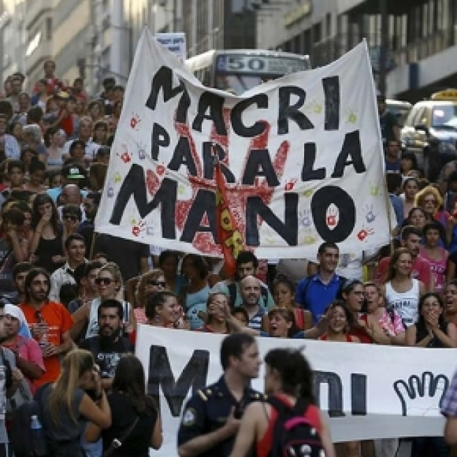 Macri amenaza ámpliar despidos a favor del empresariado