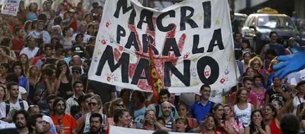Macri amenaza ámpliar despidos a favor del empresariado Macri amenaza ámpliar despidos a favor del empresariado