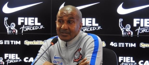 Mercado da bola: com pedida de Cristóvão, diretoria do Corinthians pode contratar dois jogadores. Mercado da bola: com pedida de Cristóvão, diretoria do Corinthians pode contratar dois jogadores.
