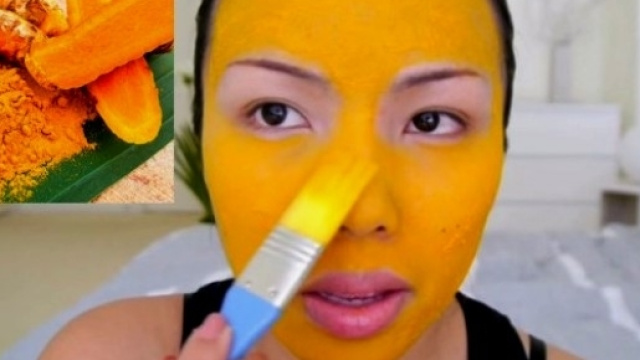 La curcuma ha un'azione benefica per le malattie dermatologiche.