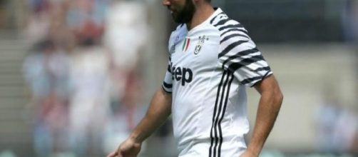 Higuain è grasso: Nina Moric attacca il 'Pipita'