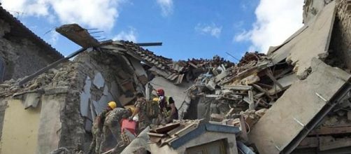 Le macerie causate dal terremoto a Rieti.