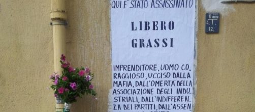 Libero Grassi, a 25 anni dalla sua morte la Rai lo ricorda con una fiction.